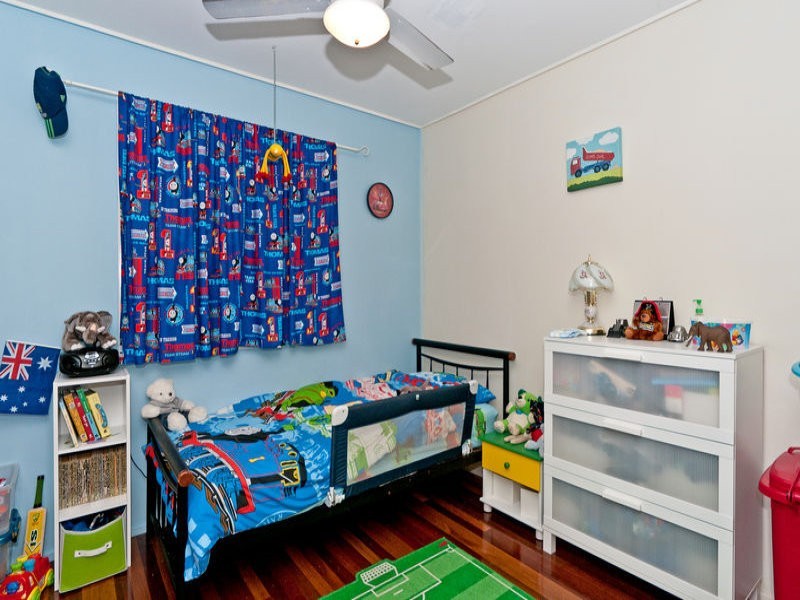 11 Bellhaven Drive, Bundamba QLD 4304