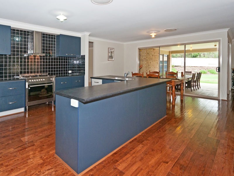 84 Kensington Drive, Flinders View QLD 4305