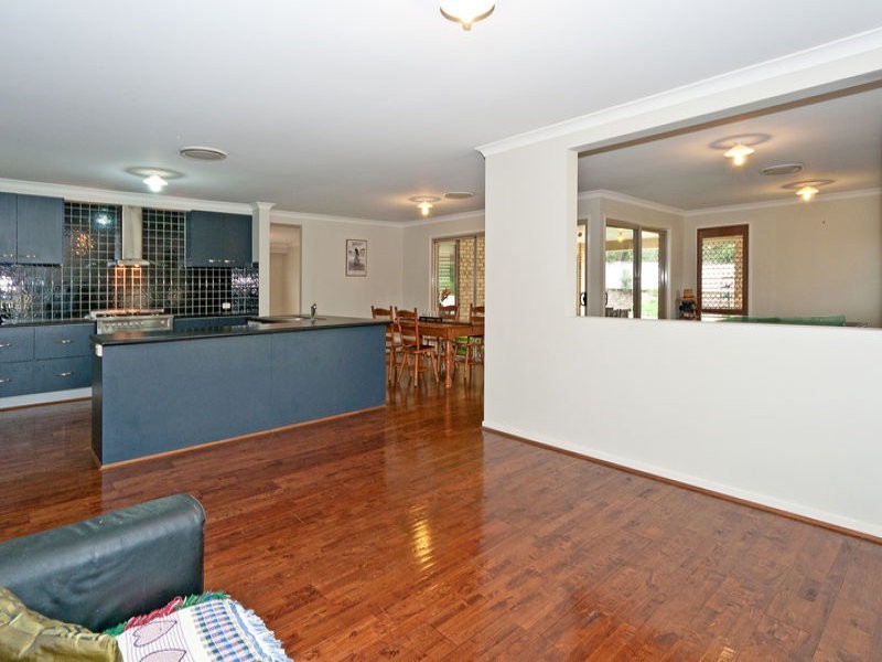 84 Kensington Drive, Flinders View QLD 4305