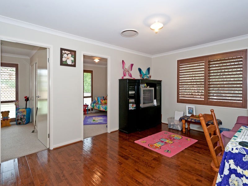 84 Kensington Drive, Flinders View QLD 4305