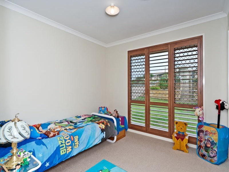 84 Kensington Drive, Flinders View QLD 4305