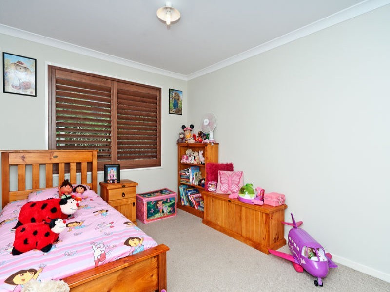 84 Kensington Drive, Flinders View QLD 4305