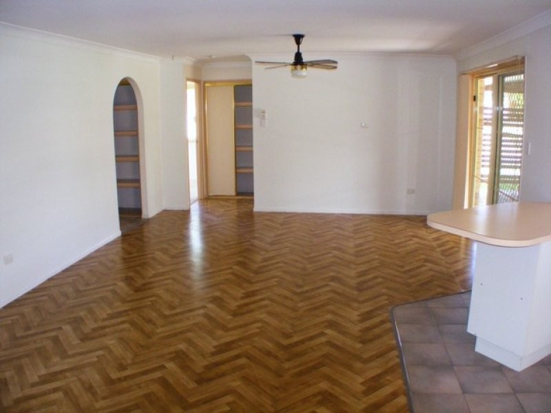 17 Kelso Close, Yamanto QLD 4305