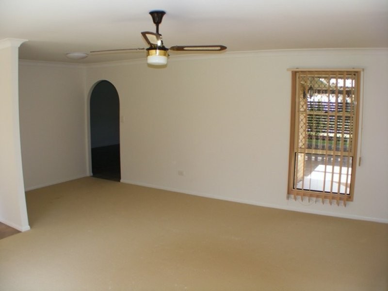 17 Kelso Close, Yamanto QLD 4305