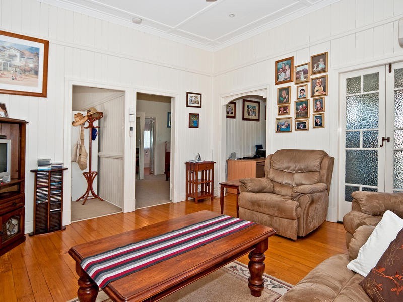 104 Jacaranda Street, North Booval QLD 4304