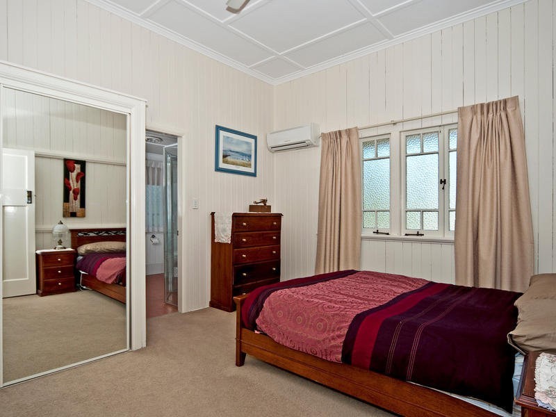 104 Jacaranda Street, North Booval QLD 4304