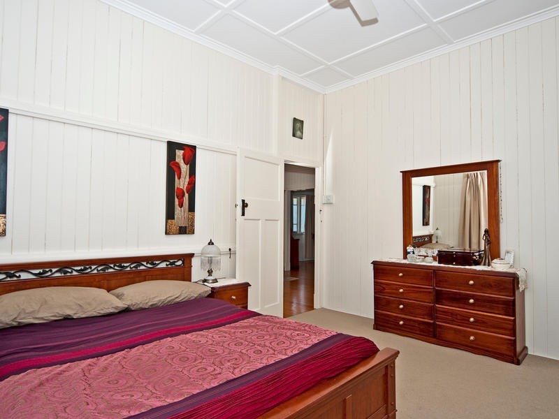 104 Jacaranda Street, North Booval QLD 4304