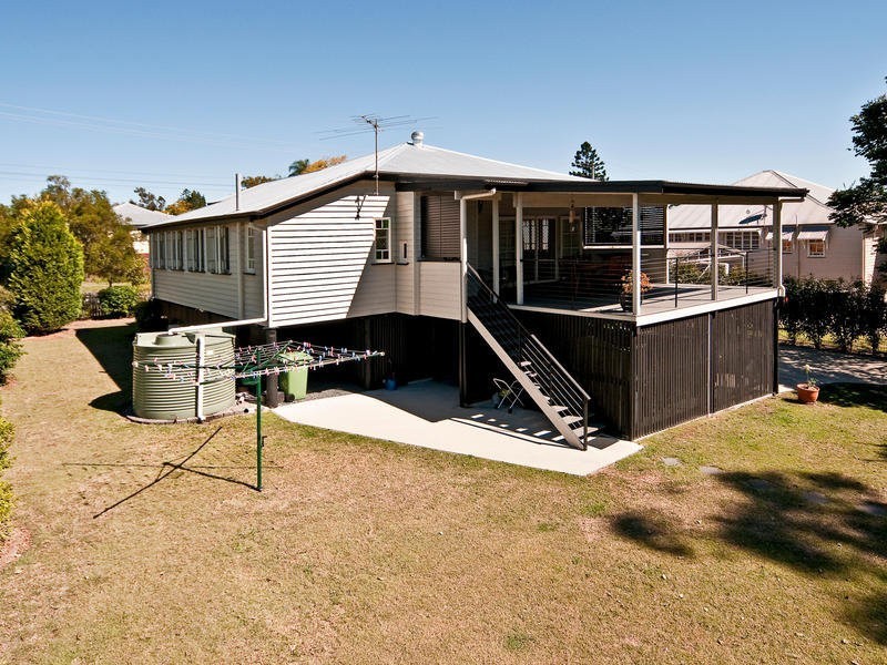 104 Jacaranda Street, North Booval QLD 4304