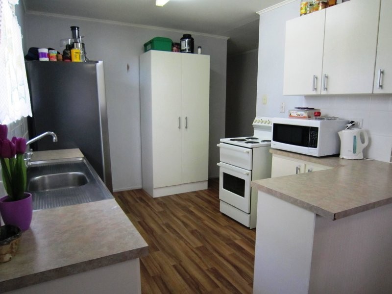 18 Raceview Street, Raceview QLD 4305