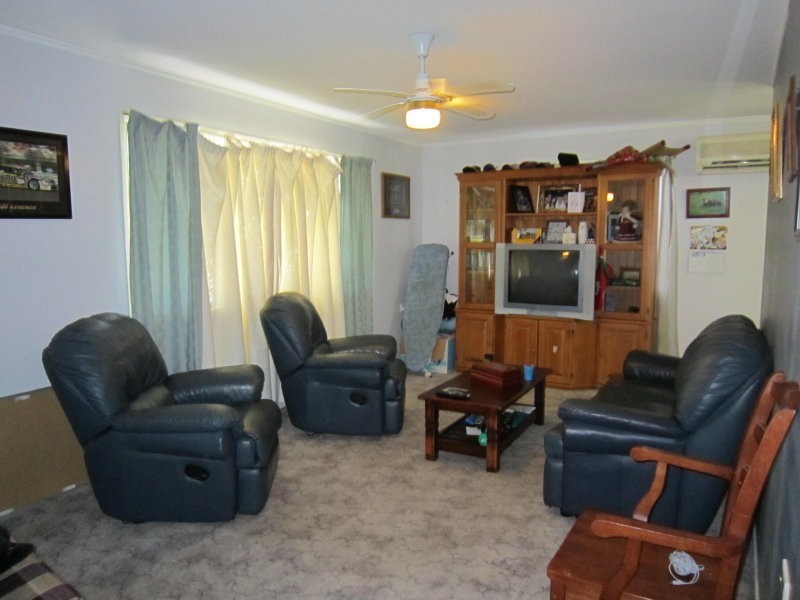 18 Raceview Street, Raceview QLD 4305