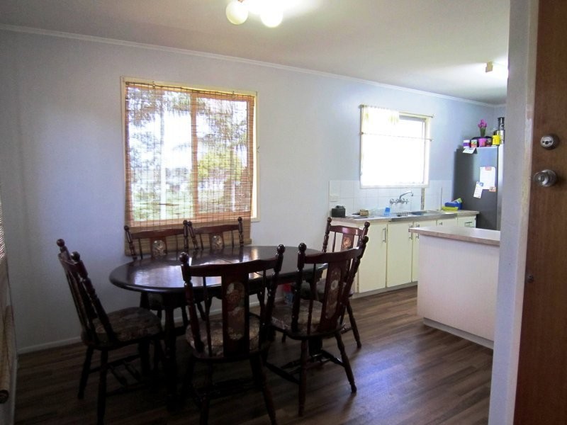 18 Raceview Street, Raceview QLD 4305