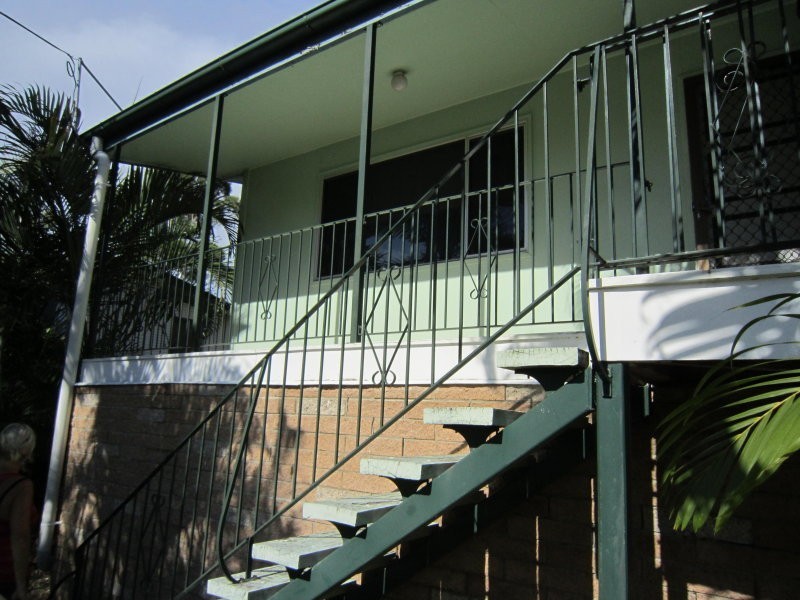 18 Raceview Street, Raceview QLD 4305