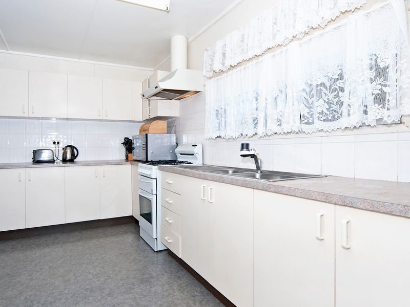 16 Felette Street, Leichhardt QLD 4305