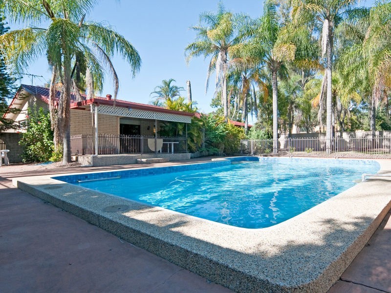 9 Box Street, Yamanto QLD 4305