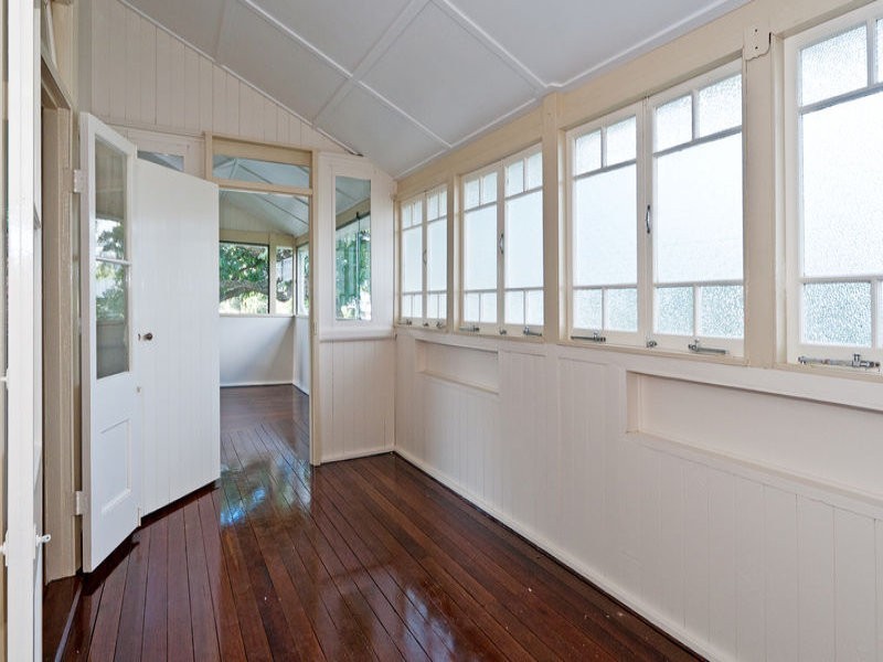 15 Chubb Street, One Mile QLD 4305