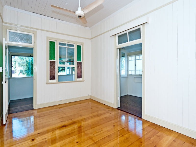 15 Chubb Street, One Mile QLD 4305