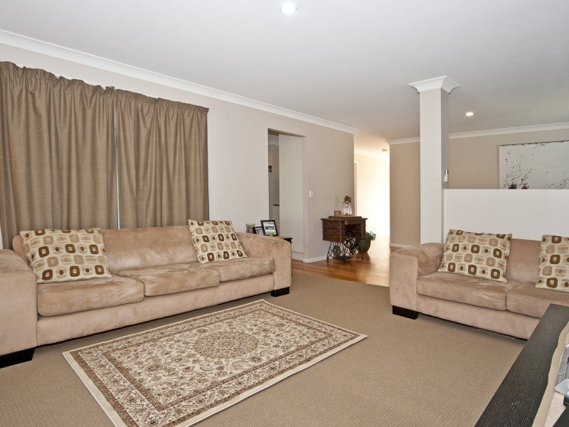 22 Jacana Crescent, Flinders View QLD 4305
