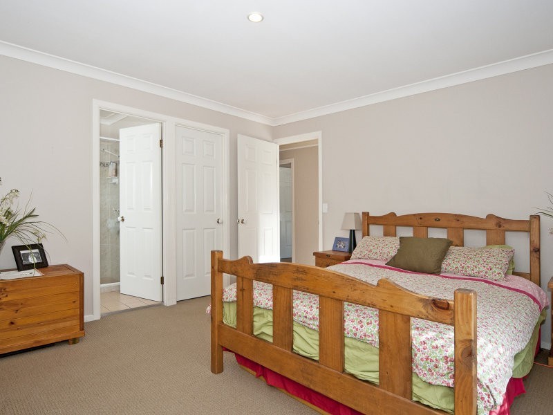 22 Jacana Crescent, Flinders View QLD 4305