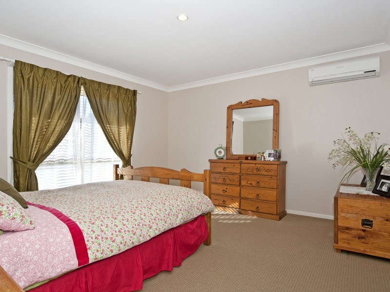 22 Jacana Crescent, Flinders View QLD 4305