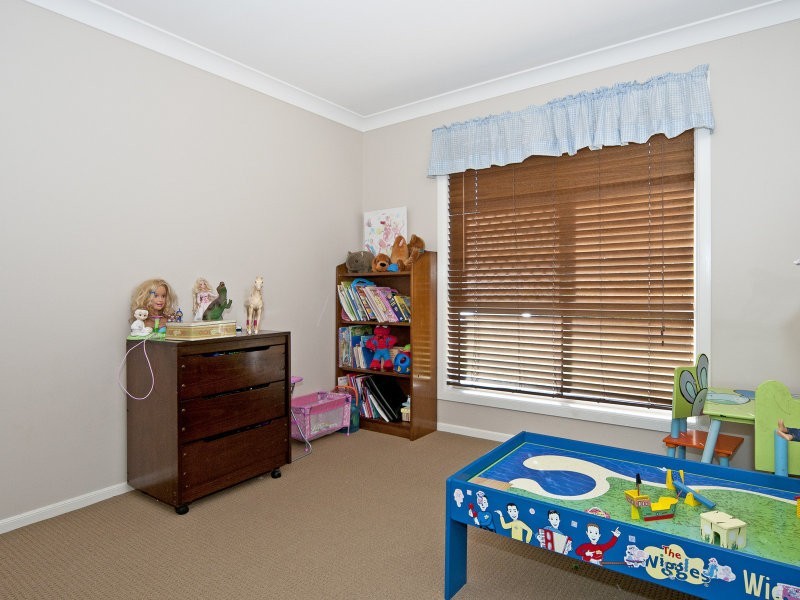 22 Jacana Crescent, Flinders View QLD 4305