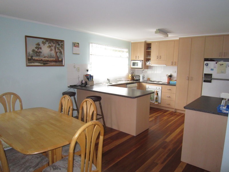 10 Olive Street, Flinders View QLD 4305