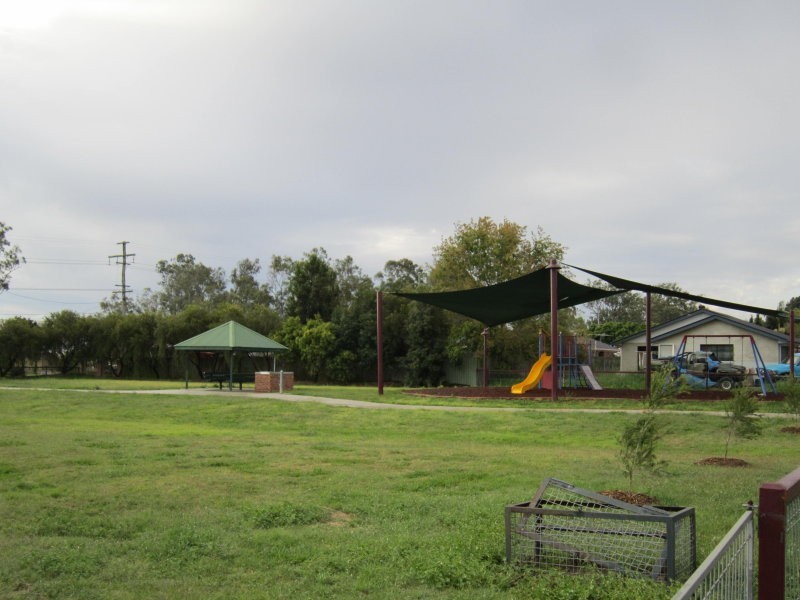 7 Wattle Crescent, Raceview QLD 4305