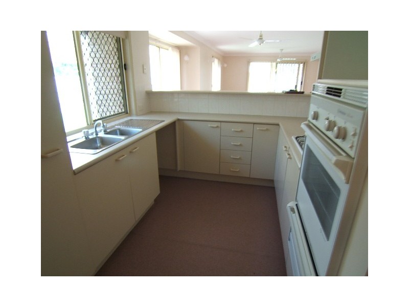 72 Jonquil Circuit, Flinders View QLD 4305