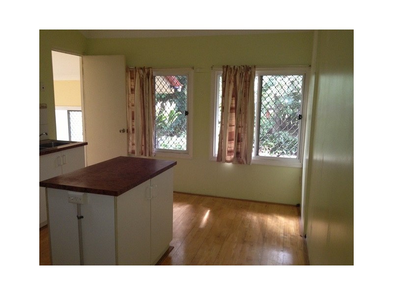 15 Hayes Street, Raceview QLD 4305