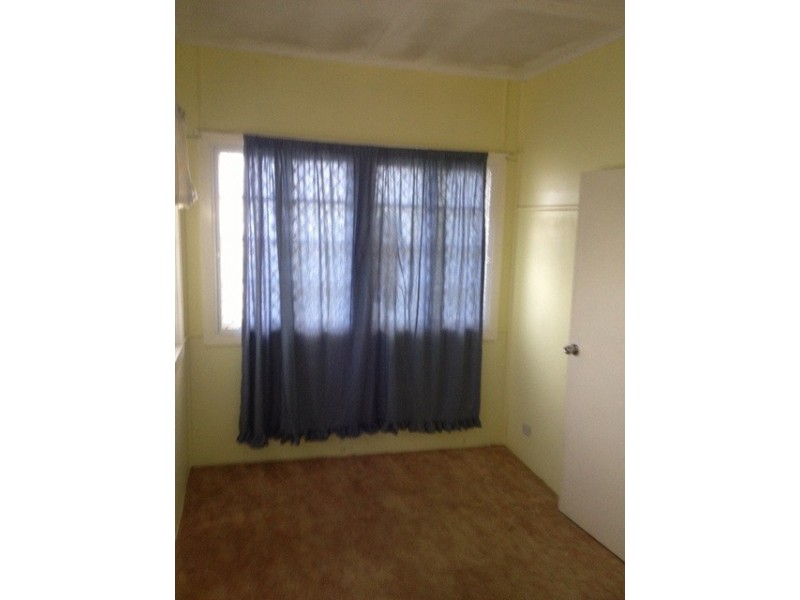 15 Hayes Street, Raceview QLD 4305