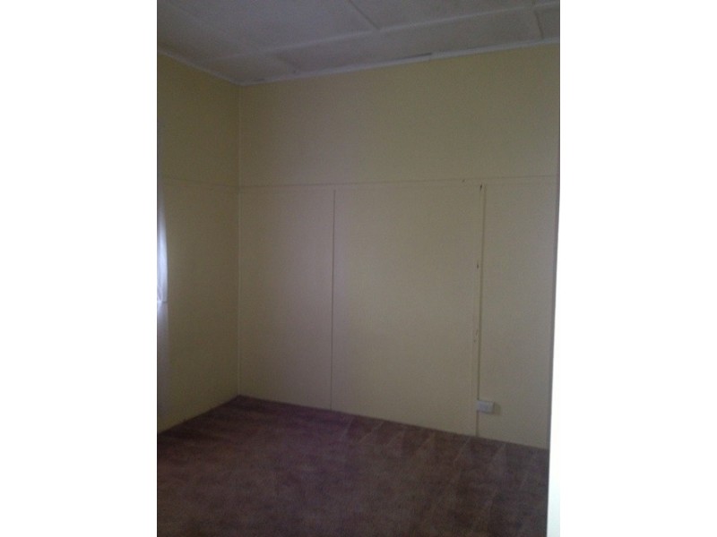 15 Hayes Street, Raceview QLD 4305