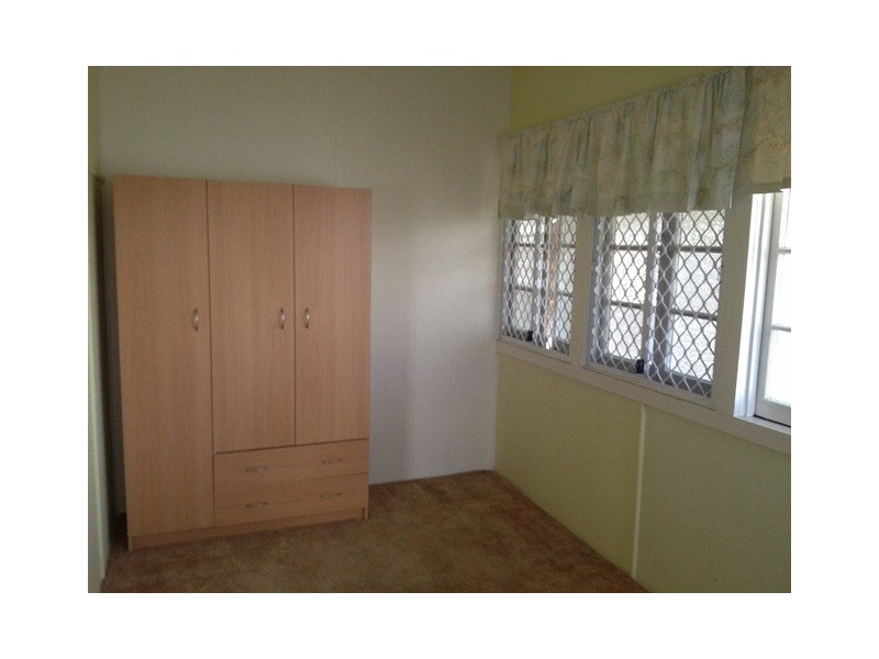 15 Hayes Street, Raceview QLD 4305