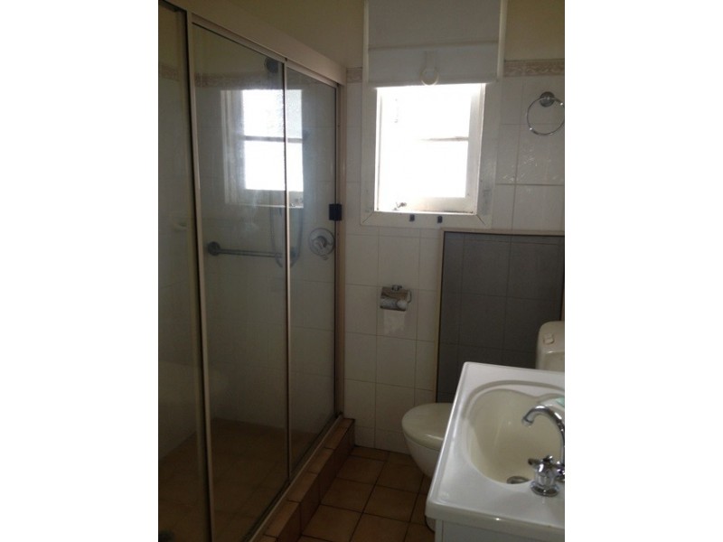 15 Hayes Street, Raceview QLD 4305