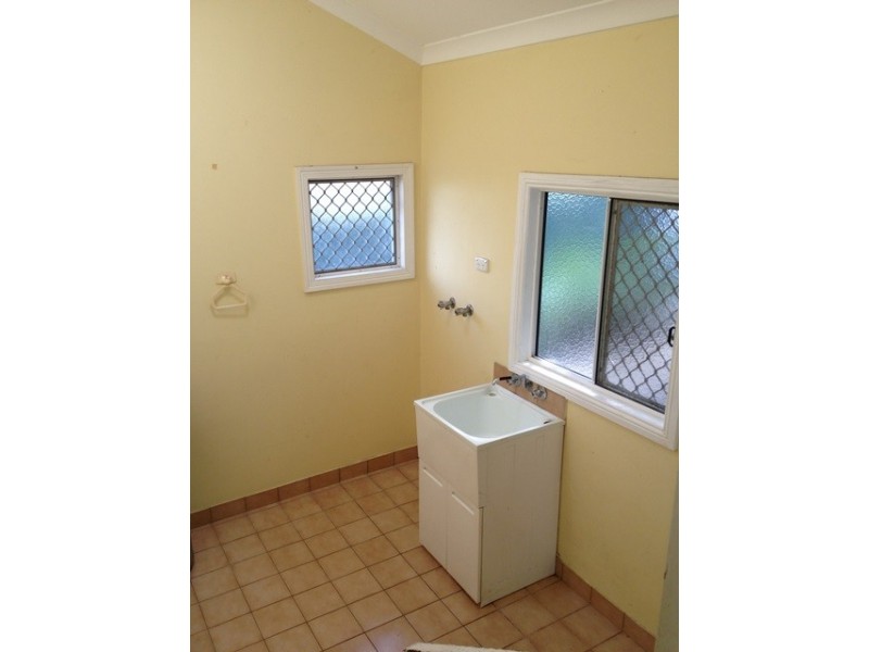 15 Hayes Street, Raceview QLD 4305