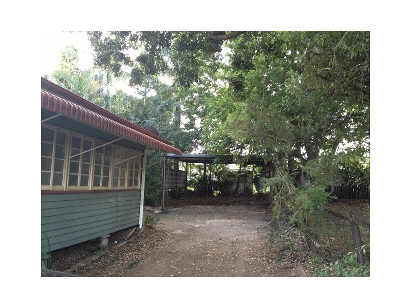 15 Hayes Street, Raceview QLD 4305