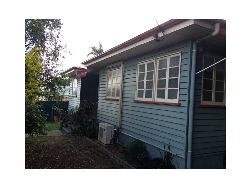 15 Hayes Street, Raceview QLD 4305