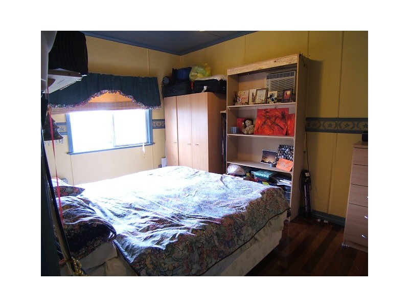 1 Gomer Street, Booval QLD 4304