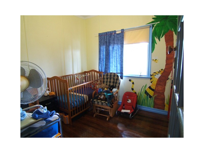 1 Gomer Street, Booval QLD 4304