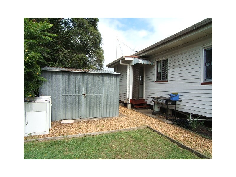1 Gomer Street, Booval QLD 4304