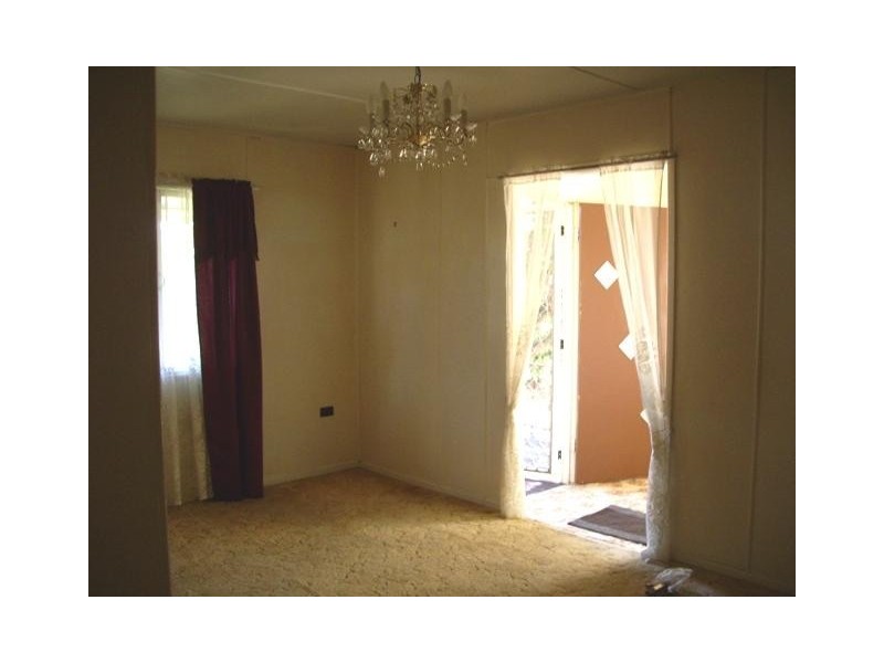 32 Vivian Street, Eastern Heights QLD 4305