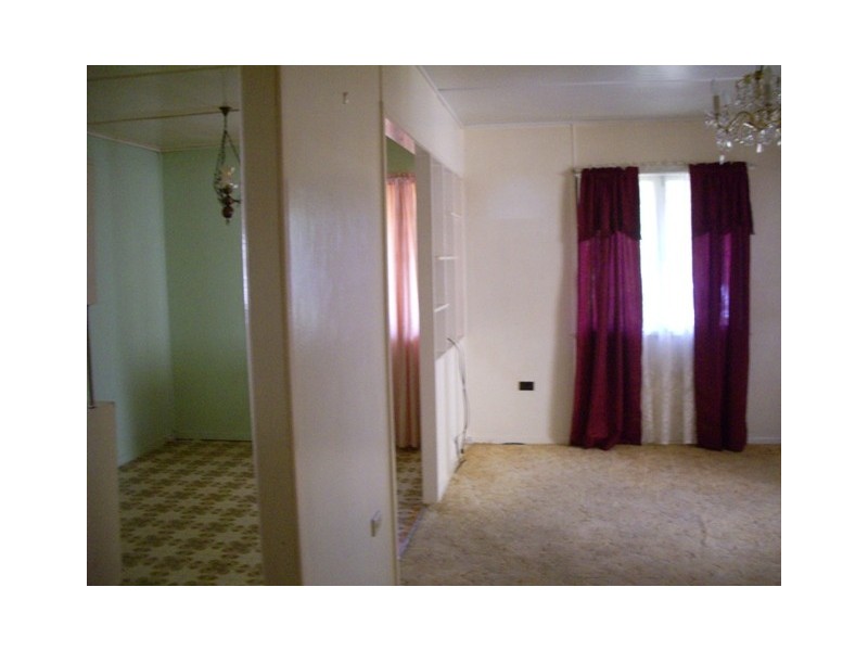 32 Vivian Street, Eastern Heights QLD 4305