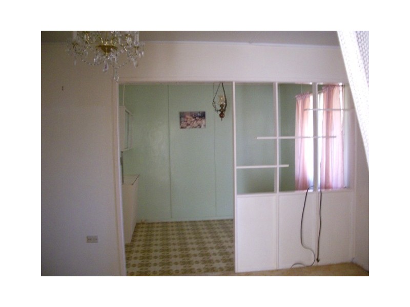 32 Vivian Street, Eastern Heights QLD 4305