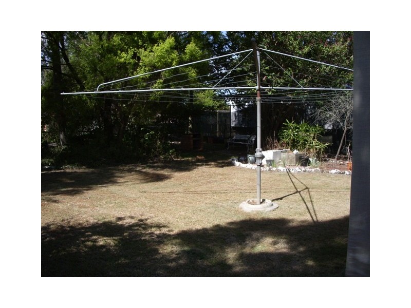 32 Vivian Street, Eastern Heights QLD 4305