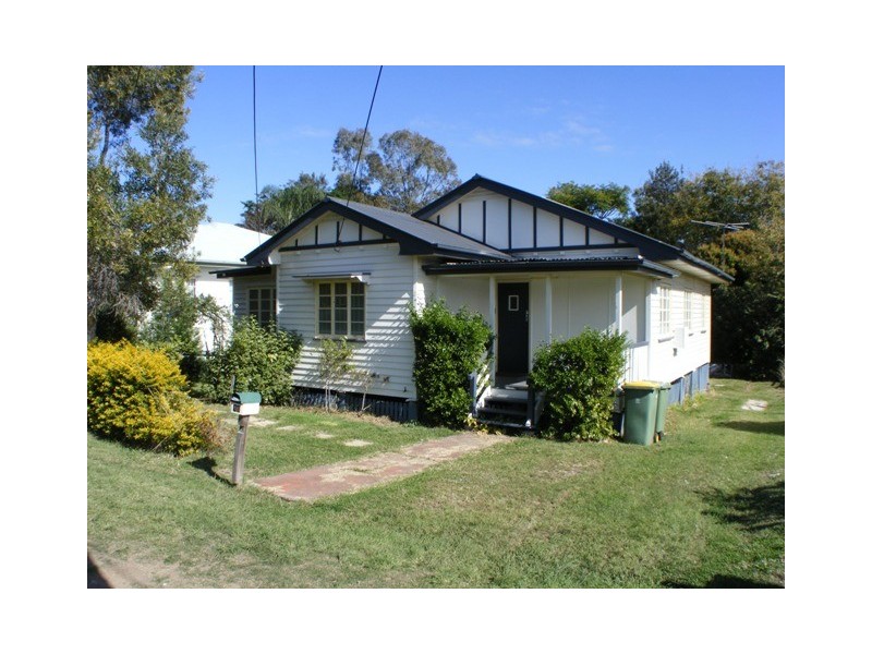 11 Green Street, Booval QLD 4304