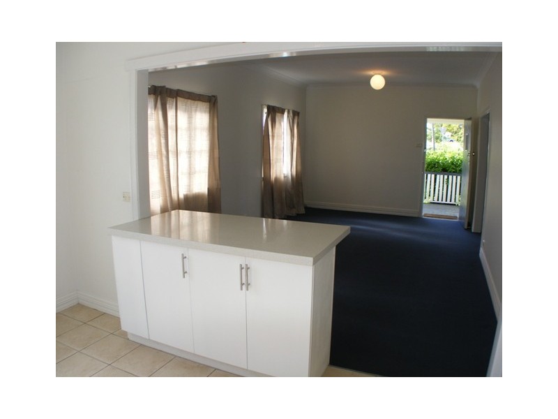 11 Green Street, Booval QLD 4304