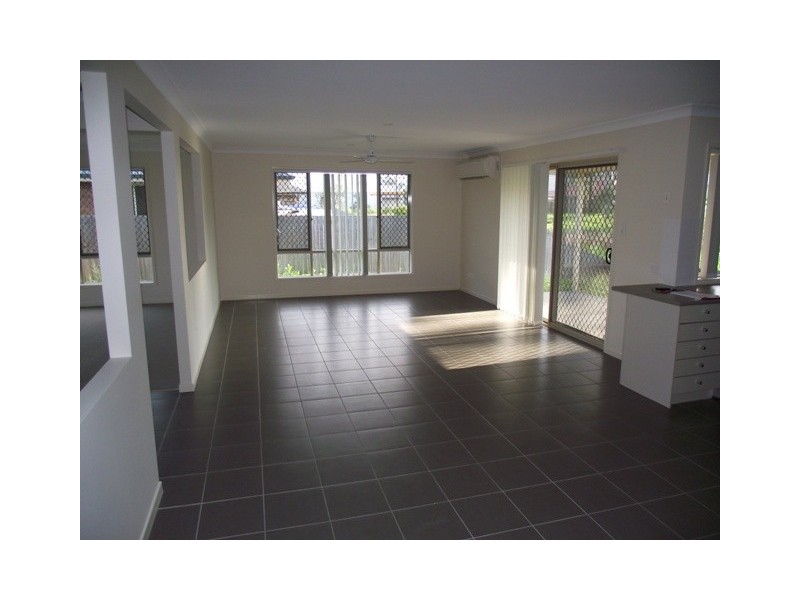20 Waratah Court, Yamanto QLD 4305