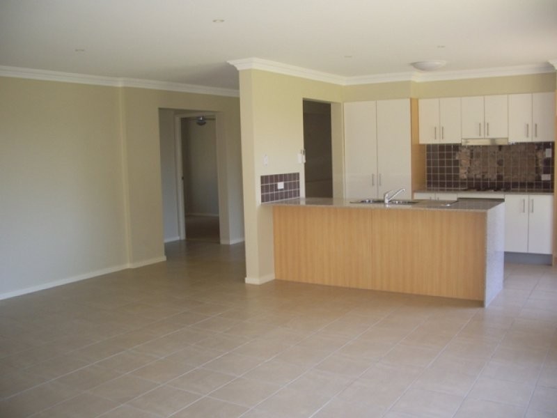 11 Piccadilly Court, Deebing Heights QLD 4306