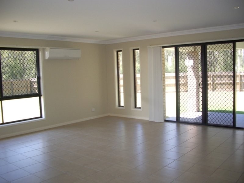 11 Piccadilly Court, Deebing Heights QLD 4306