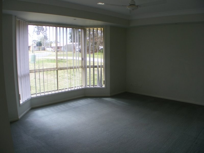 9 Kelso Close, Yamanto QLD 4305