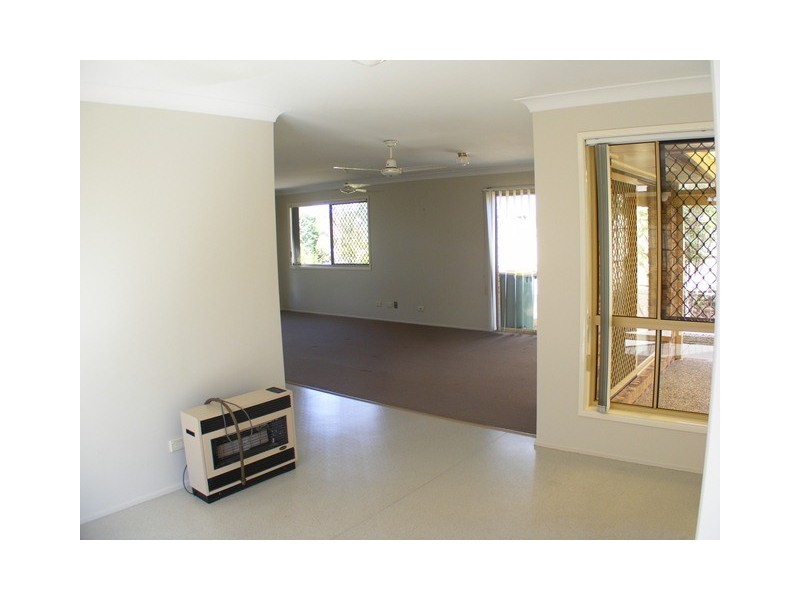 21 Dianthus Place, Flinders View QLD 4305