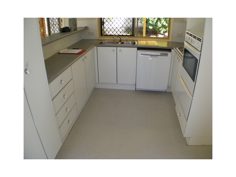 21 Dianthus Place, Flinders View QLD 4305